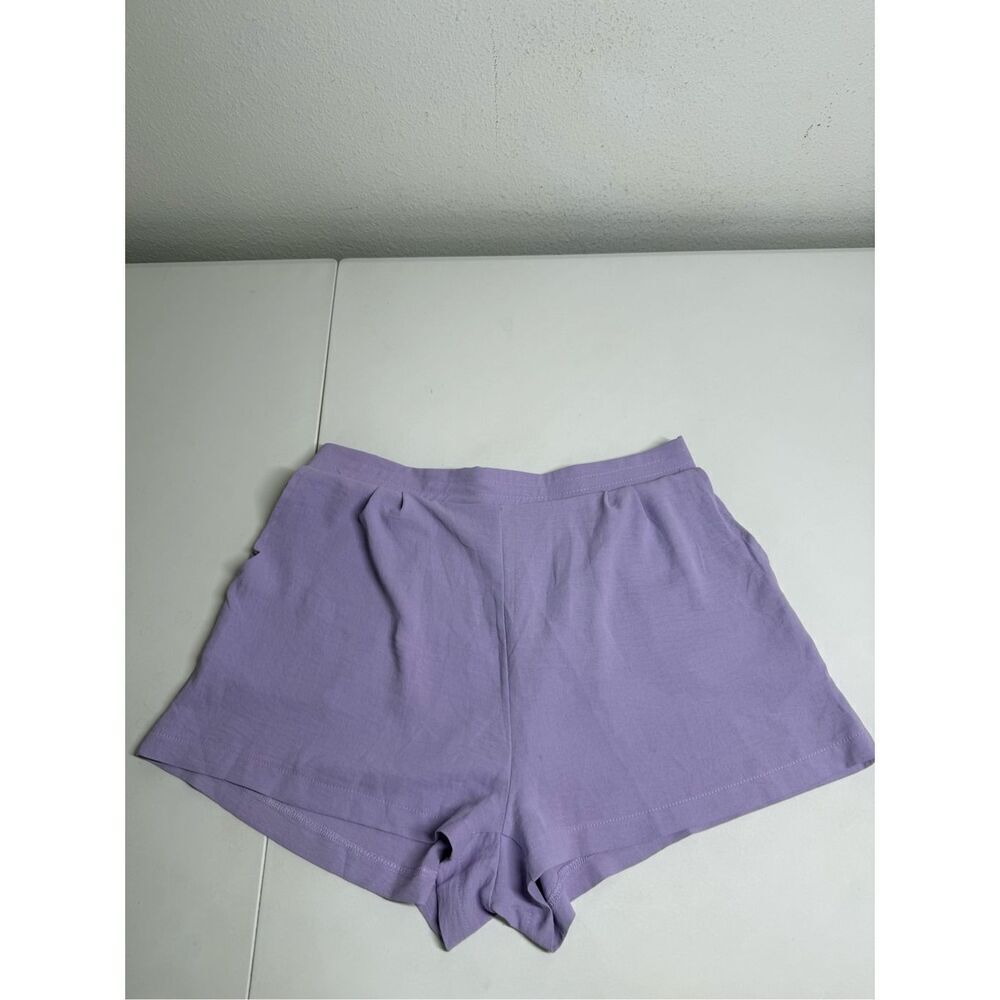 Iris Women’s Lavender Shorts Elastic Back Pockets Size L See Description